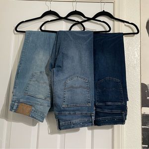 3 pairs of men’s jeans